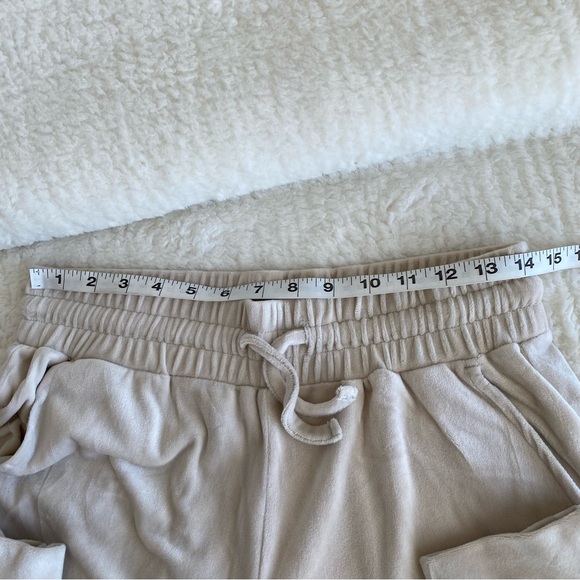Spyder Women's Cozy Soft Velvet Fleece Jogger, 2 side pockets, Cream, Size M - Picture 4 of 5